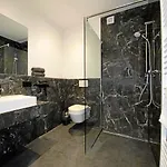 Mb Hotel מלון *