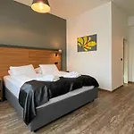 Mb Hotel מלון *
